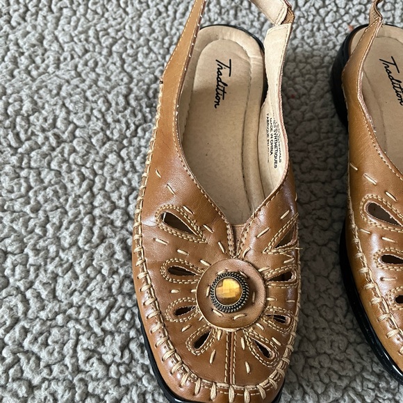 Size 5M Traditional sandals - Picture 2 of 6